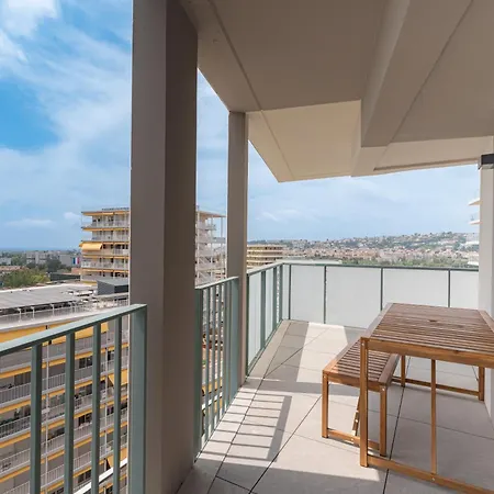 New Building- Neuf Lumineux Vue Mer, Tramway L3 Au Pied De Immeuble A 10 A 15 Mns D'aeroport, Centre & Promenade Nice