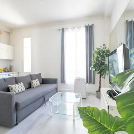 Auber Apartment *