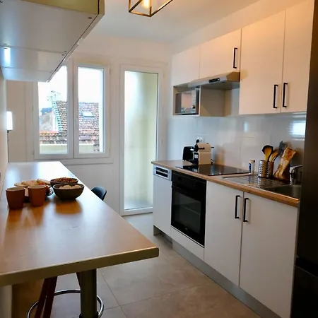 Apartment 1 Minute To Tram - 3 Ac - 2 Balcony - Close Nice