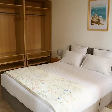 Confort Avec Grande Terrasse Apartment *