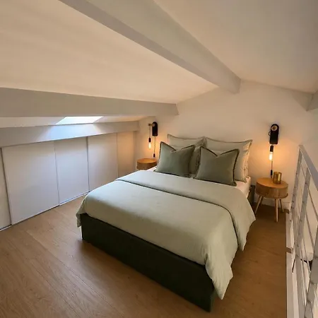 Apartment Duplex Proche De La *