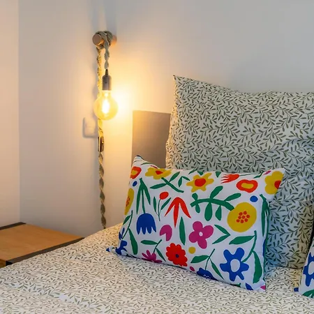 Old Town Nice, 2 Bedrooms & 2 Bathrooms,quiet, Ac For 4 People Apartment Nice