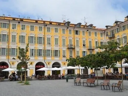 Garibaldi Near Port And Place Du Pin Apartment