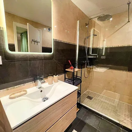Full Furnished In Downtown With Double Ac 50m2 Apartment