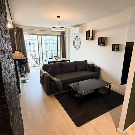 Full Furnished In Downtown With Double Ac 50m2 * Nice
