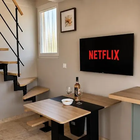 Apartment Duplex Climatise Avec Terrasse A
