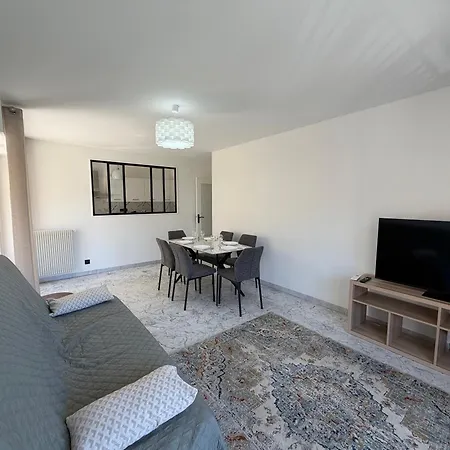 Familial T3 Terrasse, Clim & Parking Gratuit *