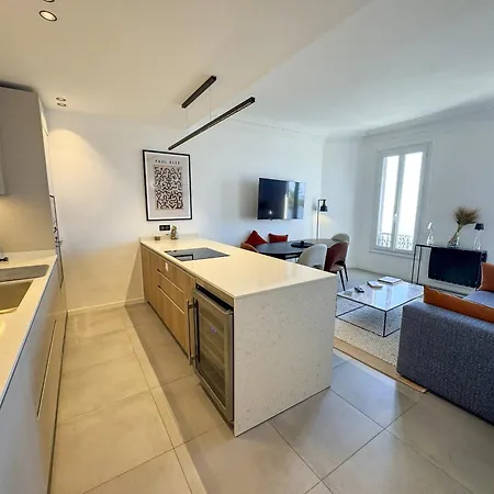 Apartment Elegant Sea Front *