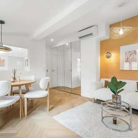 Renting - St Vincent - Floor Luxury Old Town Air-conditioned * Nice