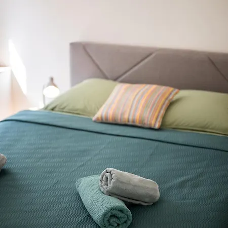 Spacious In Port Of Apartment *