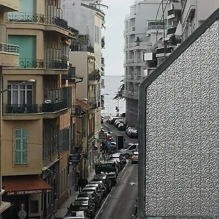 3 With Balcony And Parking 3 Min From The Sea Apartment