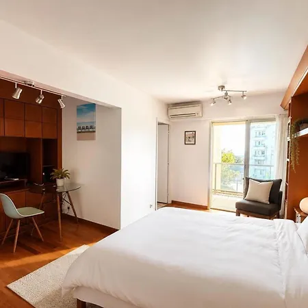 Apartment With Balcony And Pool Near The Sea Nice