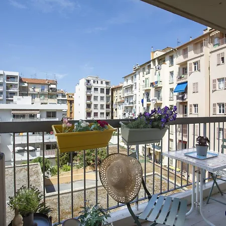 Charming With Balcony In The Heart Of The Liberation District Nice