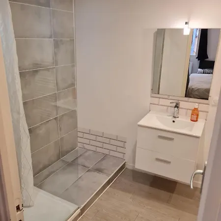 Apartment Au Coeur Du Vieux-nice, Pres De La