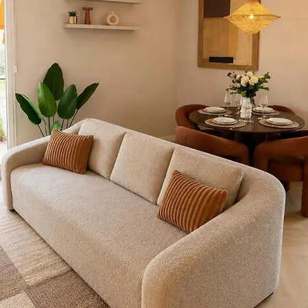 Apartment Completely Renovated 2 Minutes From The