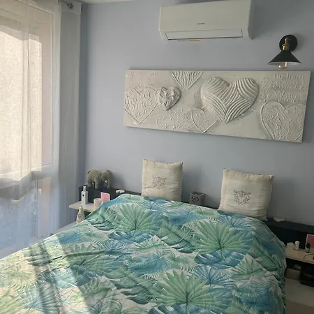 3 P Jardin, Piscine, Stationnement - Collines Nicoises Apartment *
