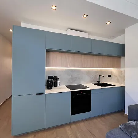 Apartment Terrasse 4 A 6 Personnes De Gamme Port, Riquier Nice