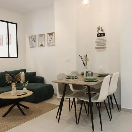 Calm Elegant In The Heart Of Apartment