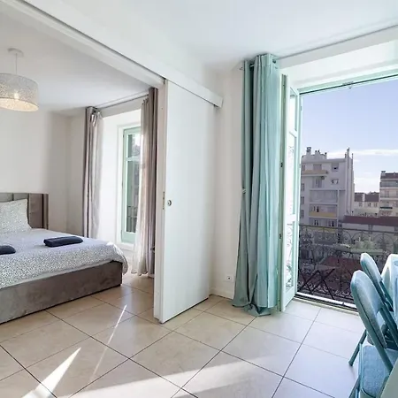 Apartment Bright With Balcony Port De