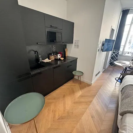Bright Modern & Walkable
