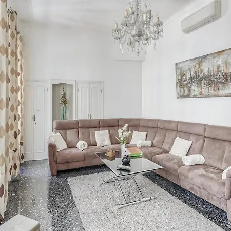 In Near Beaches Apartment Nice