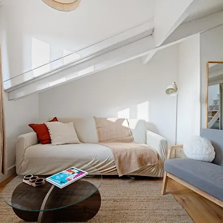 Apartment Charming & Bright Cozy Retreat On Port *