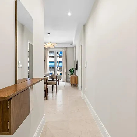 Apartment Fully Renovated 2-bedroom Nice