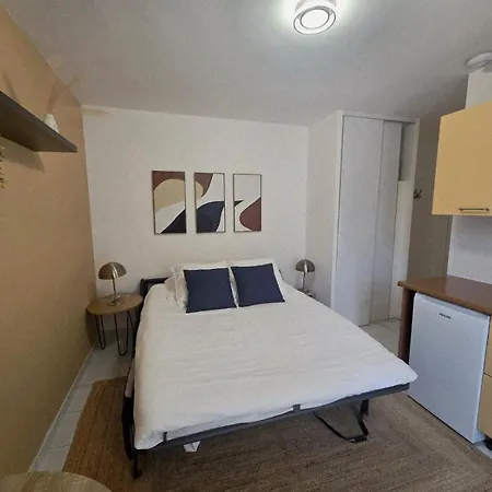 Valery Promenade Apartment