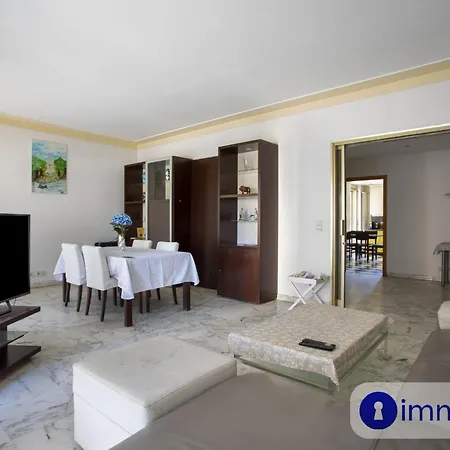 Spacious With Terrace In The Cimiez District Apartment