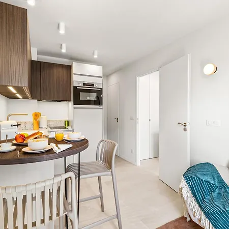 Carabacel - One Ac And Balcony * Nice