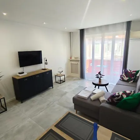 2 Calme & Lumineux Proche Tram Apartment *