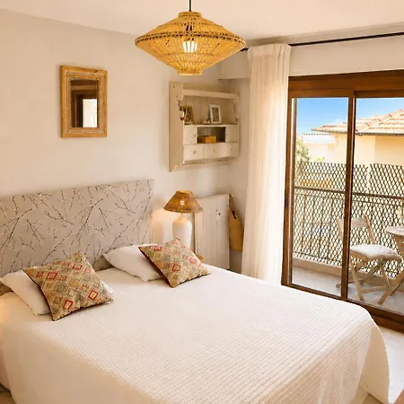 Sunny Terrace With Great View- Port, & Garibaldi- 3 Apartment