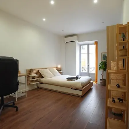 Apartment Superb 3 Bedroom - Center *