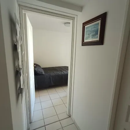 Apartment 1 Bedroom Air-conditioned Wi-fi Nice