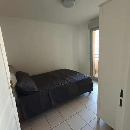 Apartment 1 Bedroom Air-conditioned Wi-fi *