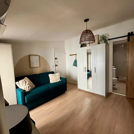 Apartment - Beautiful 5 Min From La Promenade Des - *