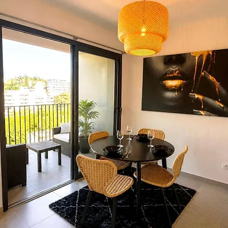 Luxury Modern Flat & Panoramic View & Wifi Apartment