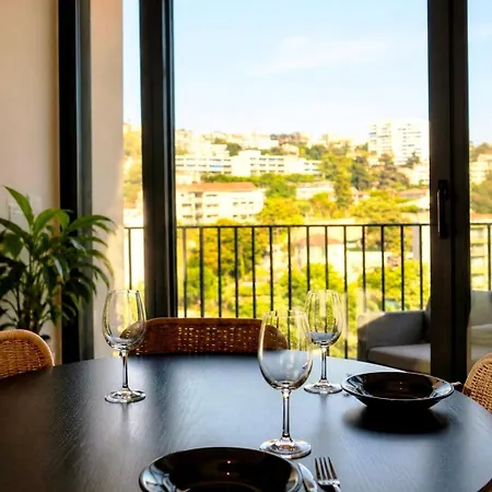 Luxury Modern Flat & Panoramic View & Wifi Apartment