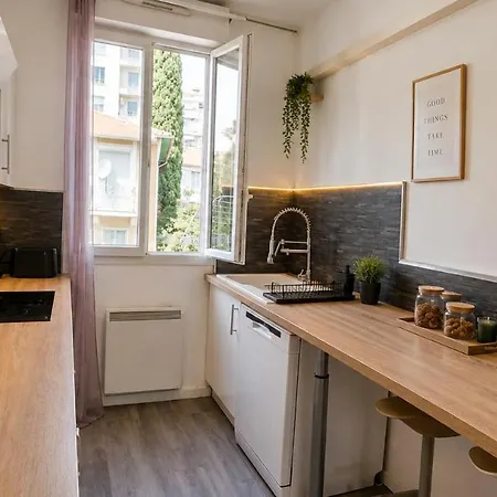 Apartment 2 Magnan Climatise A 3 Min De La Plage,2min Tram