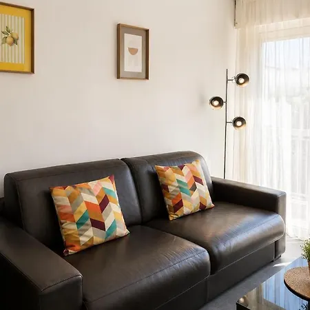 Apartment Fully Equipped With Comfortable Ac *