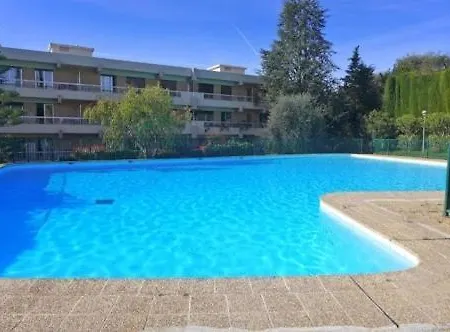 Havre De Paix Sur La Cote D'azur