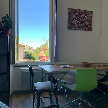 2p Renove Dans Bel Immeuble Nicois De Caractere Apartment *