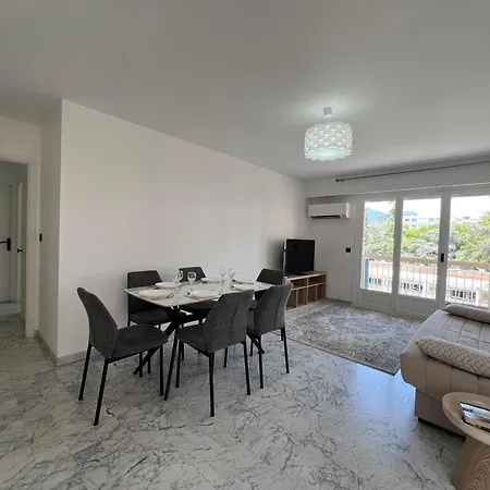 Familial T3 Terrasse, Clim & Parking Gratuit Apartment Nice