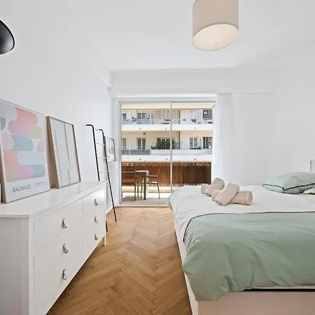 110 M2 Family, 3 Bedrooms Ac And Terrace 8 Min Away