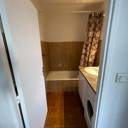 3 Pieces, Proche De La Plage, Climatise, Tramway A Proximite Apartment *