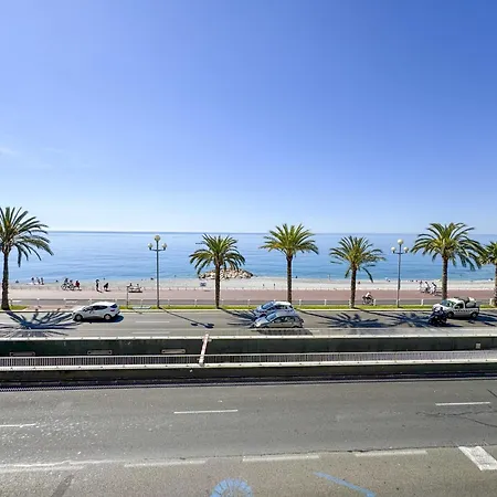 Apartment Elegant Sea Front
