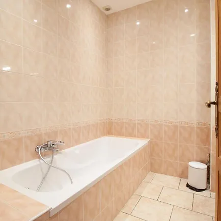 Bright 2-bedroom - La Liberation * Nice