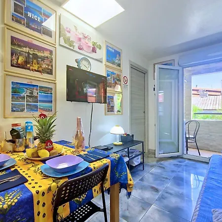 Nestor&jeeves - Bella Gambetta - Balcony - Close Sea Apartment