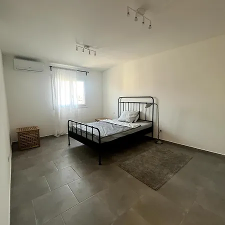 Apartment 140 M Apartment, 4 Bedrooms Sea Airport And Tram