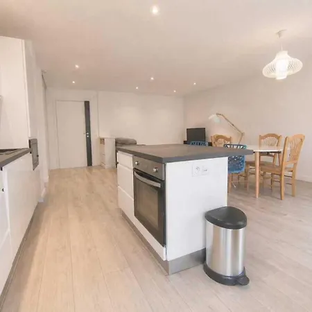 Apartment Charming With Terrace & Secure Parking *